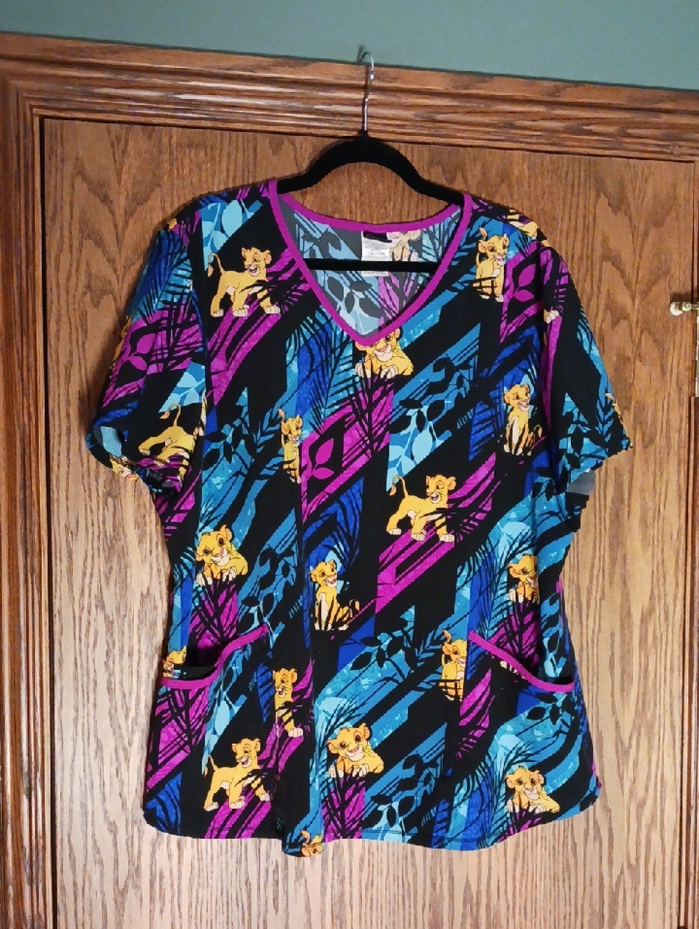 Women's Disney V Neck Short Sleeve Simba Scrub Top